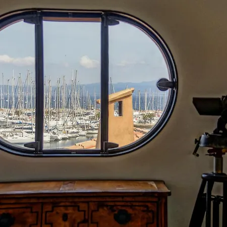 Porquerolles Island Architectural Seaview הייר