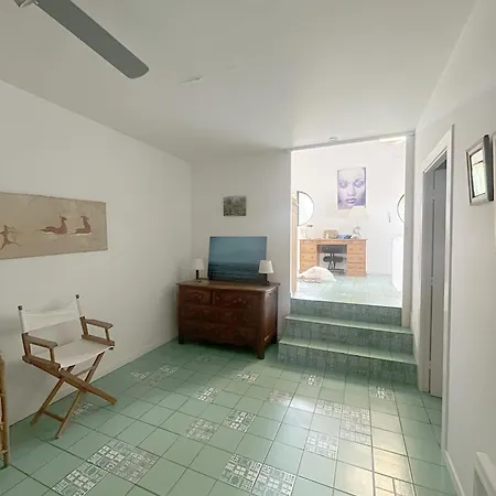 Apartment Porquerolles Island Architectural Seaview Hyeres